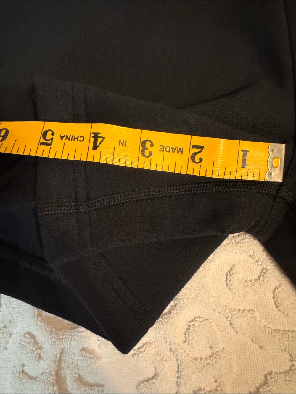 NWT Lululemon Scuba High-Rise Short 5"
Black size 4 Small - Picture 3 of 5